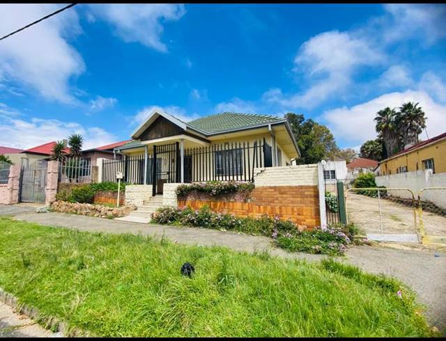 3 BEDROOM HOUSE FOR SALE IN REGENTS PARK